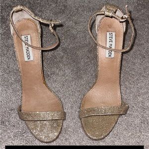 8.5 Steve Madden gold sparkle shoes